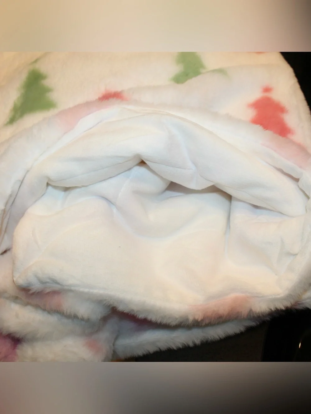 Christmas tree faux fur throw (NWT)